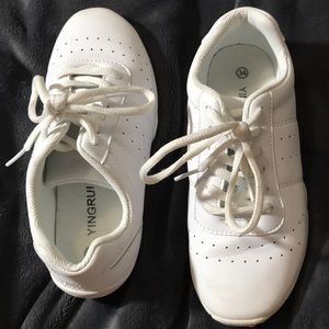 Cheer shoes